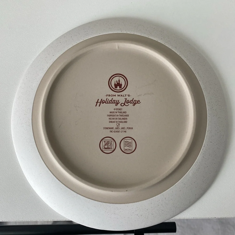 Disney Parks Walt’s Holiday Lodge Collection set of 4 salad plates - Picture 5 of 11